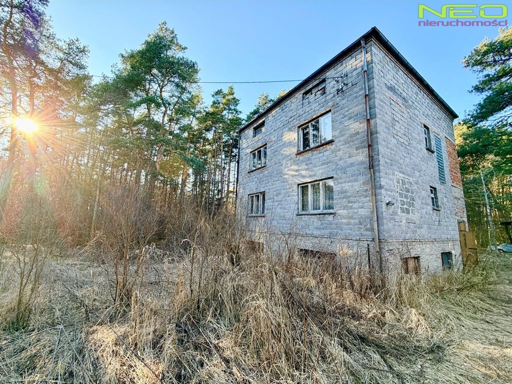 Dom z dużą działką do remontu w Żarkach Letnisko Żarki-Letnisko  380m2 Foto 1