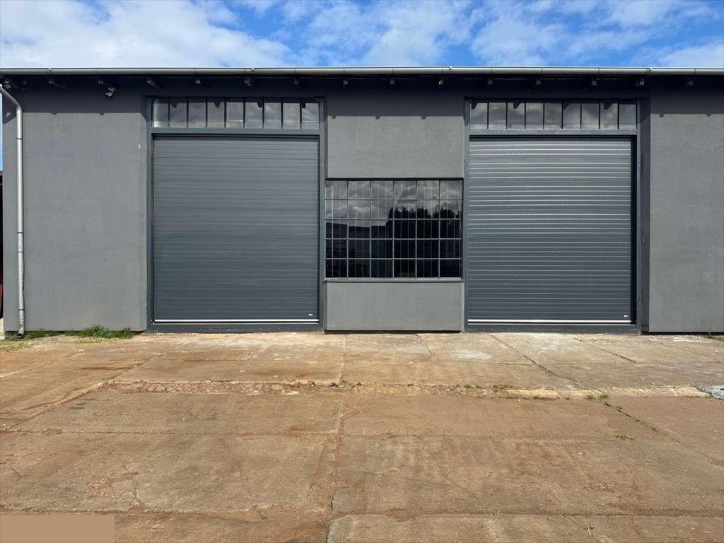 Hala 300 m² z biurami, bramami i placem w Gdyni Gdynia, Pogórze  300m2 Foto 1