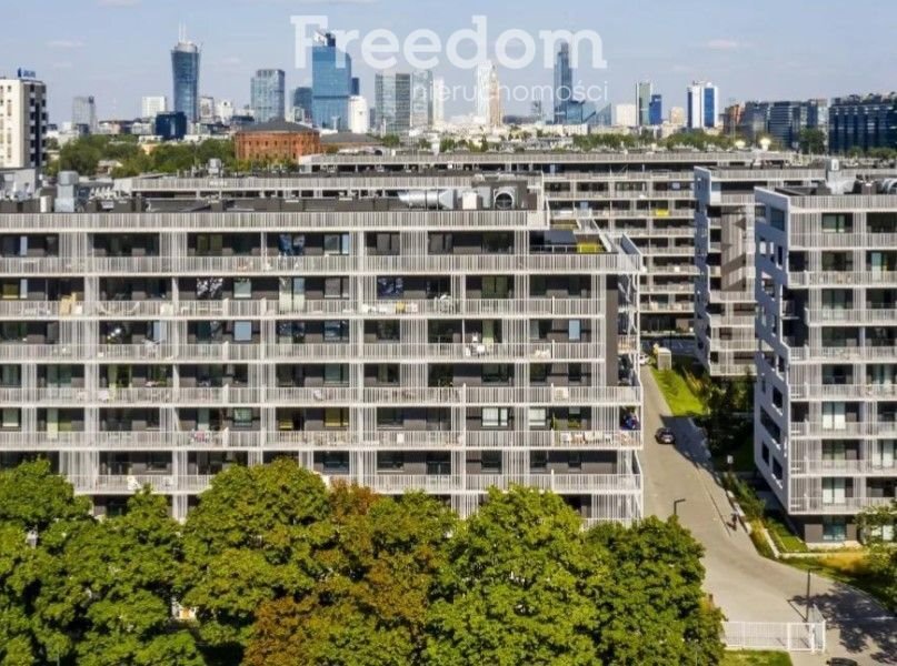 Sprzedam przestronne 132 m² mieszkanie 5 pokoi z balkonami Warszawa, Wola  133m2 Foto 1