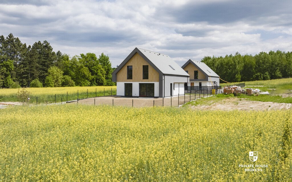 Dom na sprzedaż Dąbrowa  220m2 Foto 1