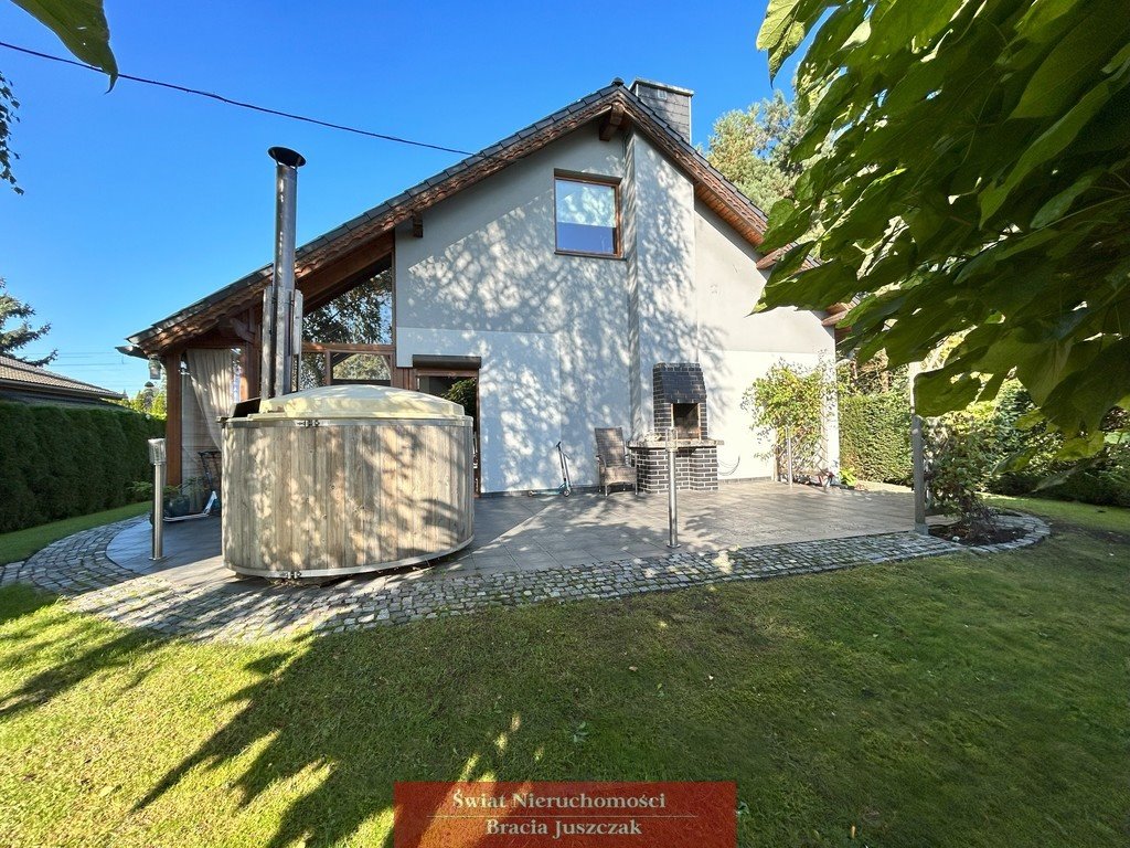 Zadbany dom z ogrodem i domkiem rekreacyjnym w Kościerzycach Kościerzyce  180m2 Foto 1
