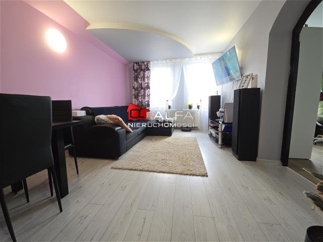 Mieszkanie trzypokojowe na sprzedaż Strzegom  71m2 Foto 1