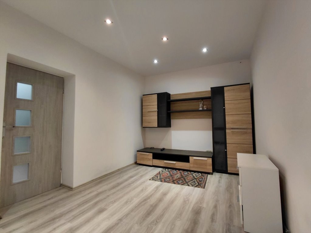 Komfortowe 38 m² po remoncie, gotowe do wprowadzenia Ruda Śląska, Godula  38m2 Foto 1