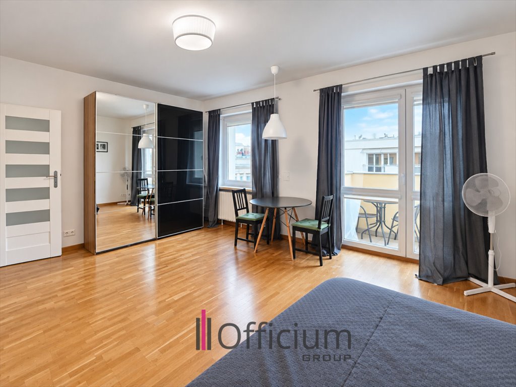 Cicha kawalerka z balkonem (30 m²) w centrum Warszawy Warszawa, Śródmieście, Żurawia  30m2 Foto 1