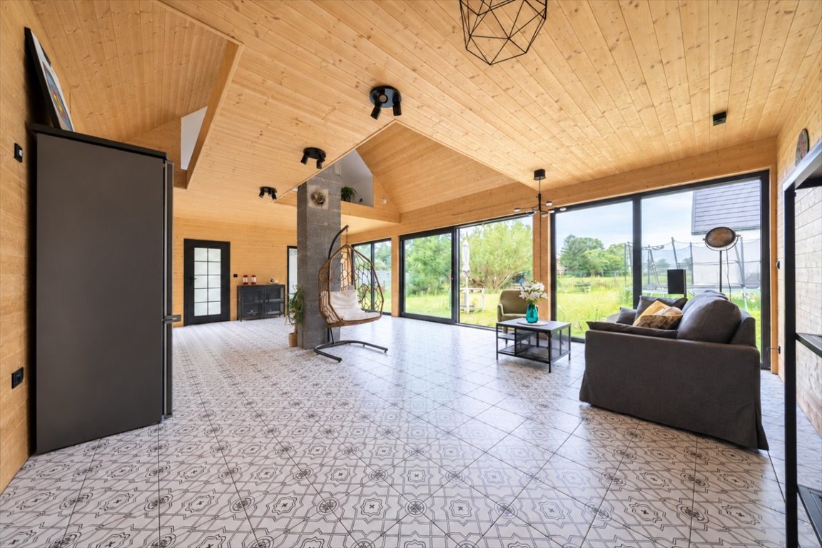 Do sprzedania nowoczesny dom 149 m² z antresolami w Rybitwach: Rybitwy