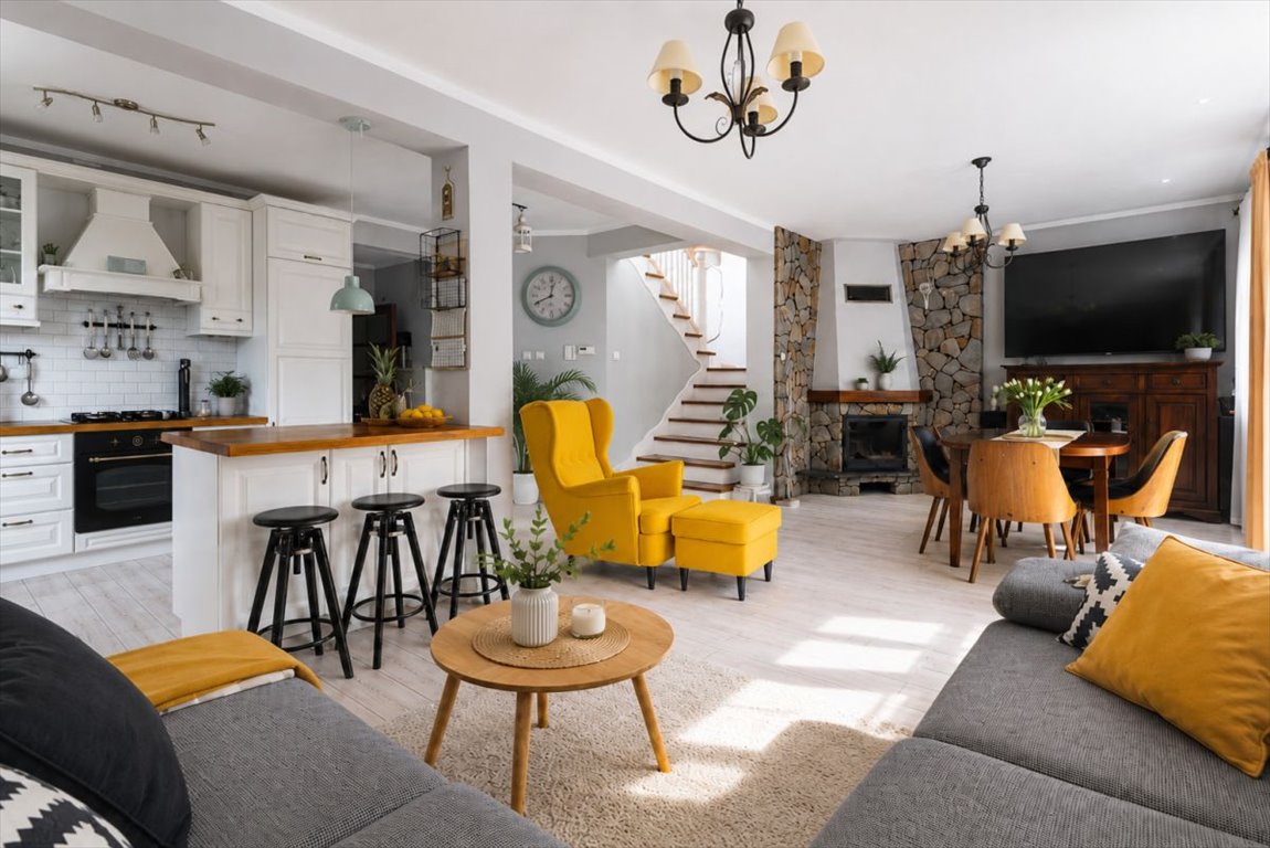 Przestronny dom 195 m² z ogrodem i garażem w Markach Marki, Długa  195m2 Foto 1