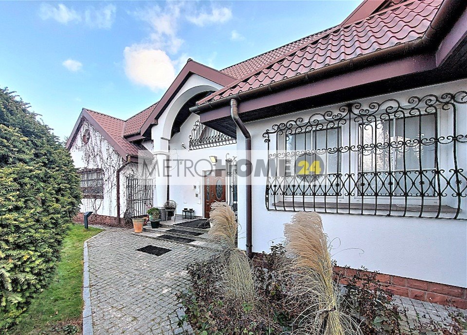 Wynajem domu 340 m2 z ogrodem i garażem w Falentach Falenty  340m2 Foto 1