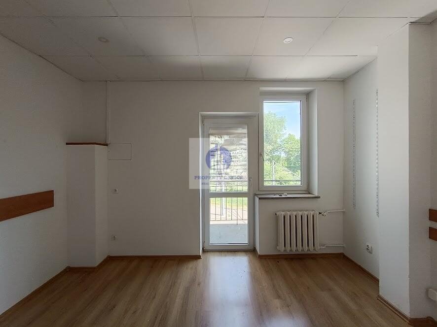 Atrakcyjny lokal biurowy 18 m2 z balkonem na Żoliborzu Warszawa, Żoliborz, Mickiewicza  18m2 Foto 1