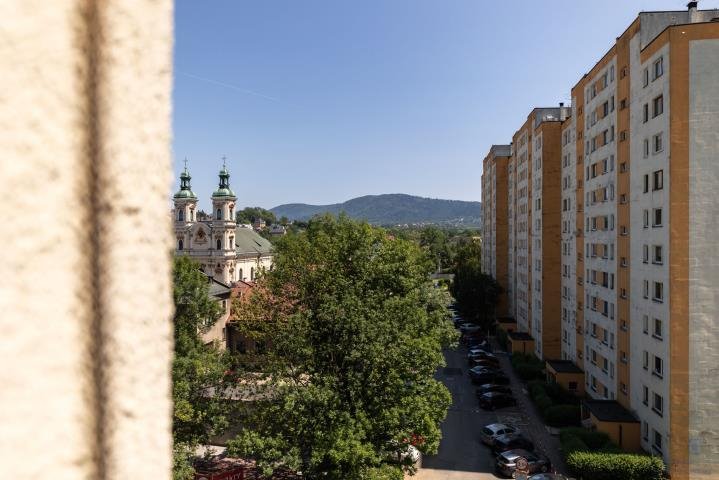 Mieszkanie trzypokojowe na sprzedaż Bielsko-Biała, Lipnik, Władysława Broniewskiego  53m2 Foto 1