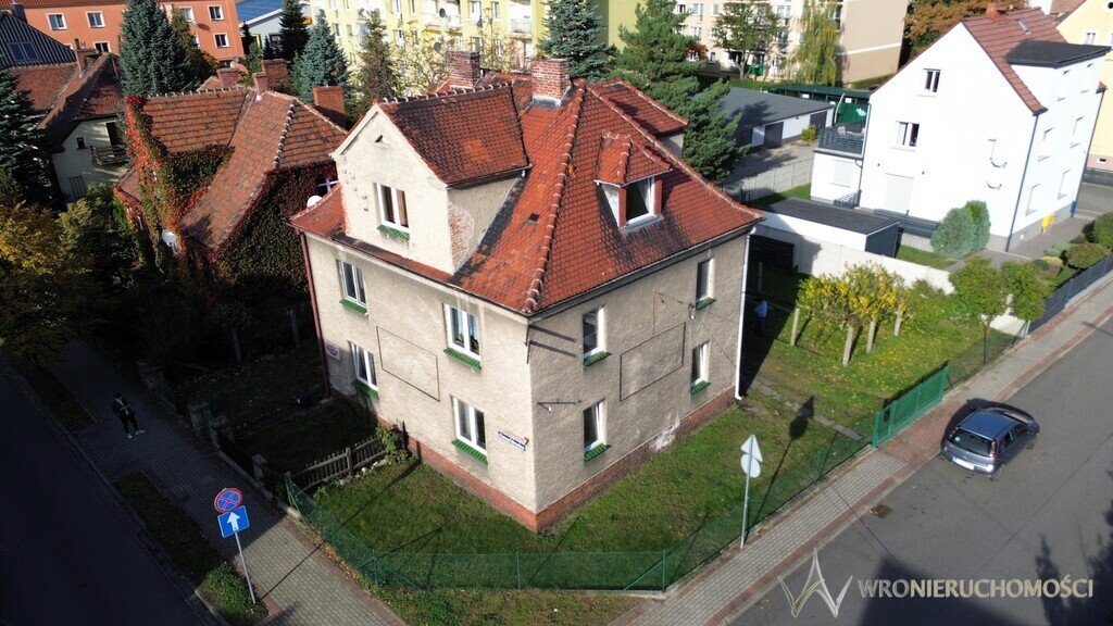 Przestronne 4-pokojowe mieszkanie z prywatnym ogródkiem i potencjałem remontu Kędzierzyn-Koźle  85m2 Foto 1