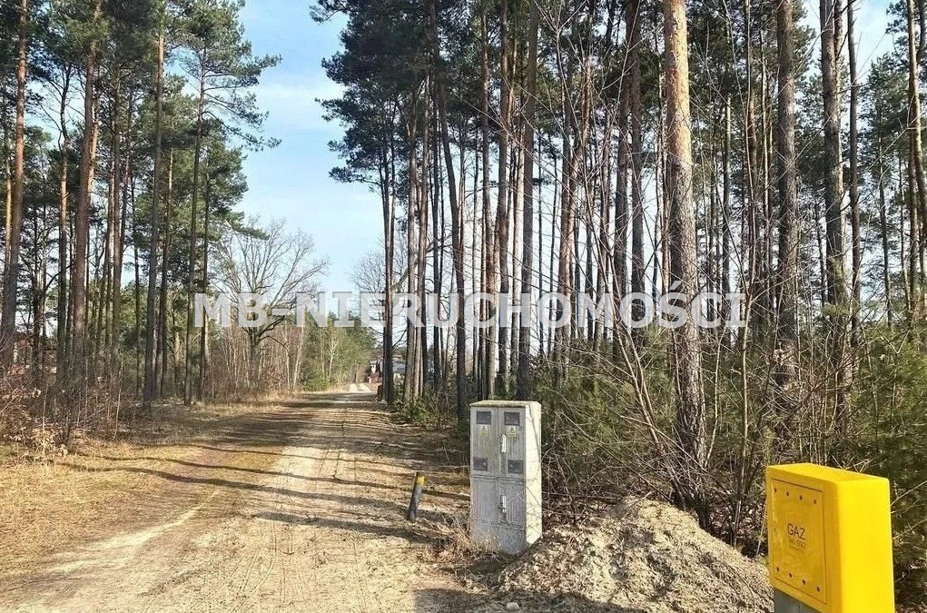 Działka budowlana 1040 m² z warunkami zabudowy, las, media Zakręt  1 040m2 Foto 1
