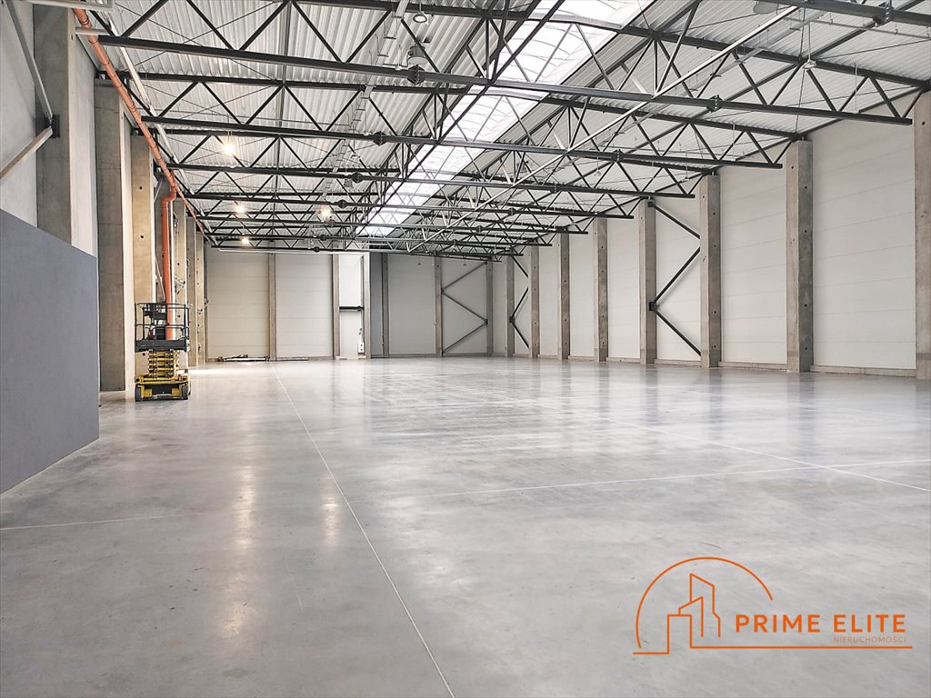 Wynajmę magazyn 2195 m² z biurami, S8, ochrona i klimatyzację Blizne Łaszczyńskiego  2 195m2 Foto 1