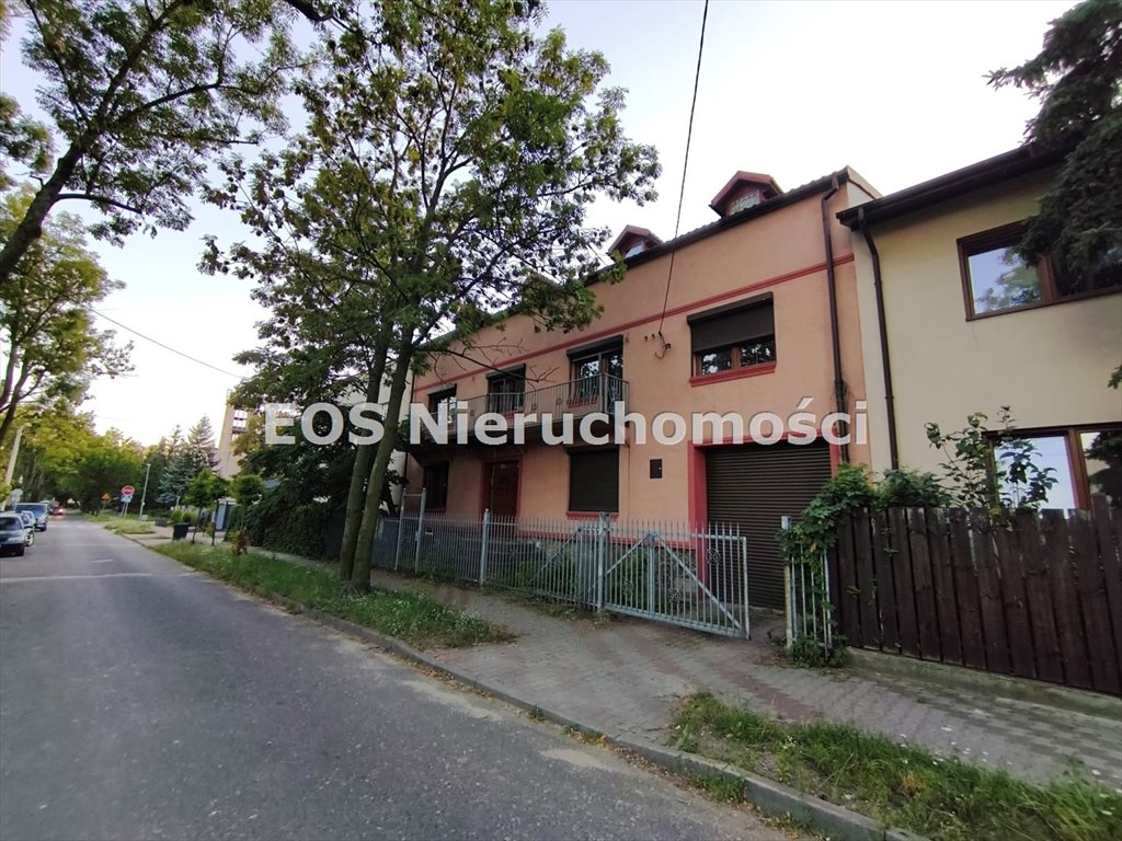 Zapraszam do domu z 14 pokojami, garażem i dużym ogrodem: Sosnowiec Stary Sosnowiec: Grabowa