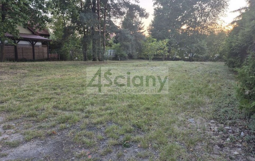 Działka budowlana z mediami, ogrodzona, 838 m² Chotomów  838m2 Foto 1