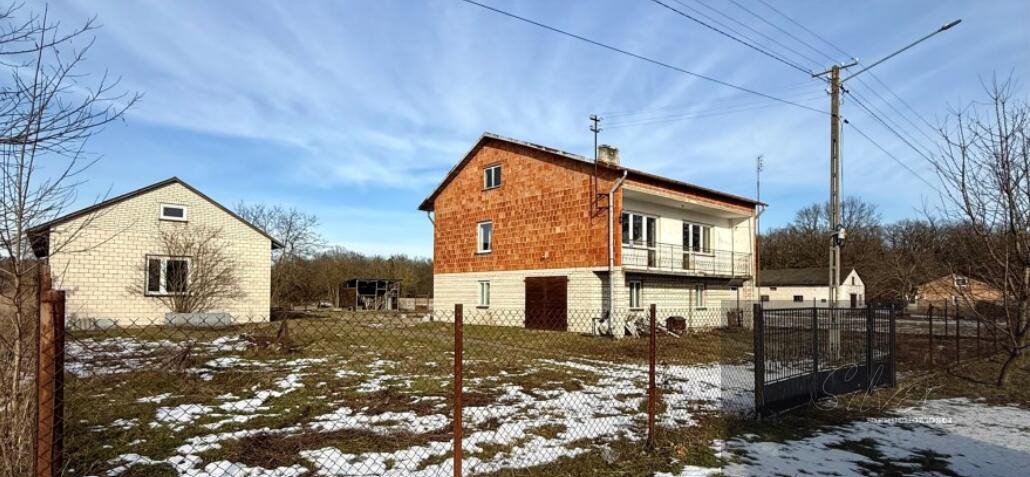 Malowniczy dom 200 m2 + gospodarstwo rolne 17 100 m2 Cypriany  200m2 Foto 1