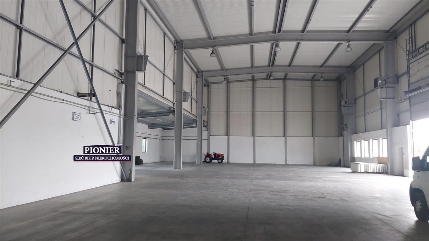 Hala 928 m² + biura 470 m², wysoki standard, plac Skoczów  1 498m2 Foto 1