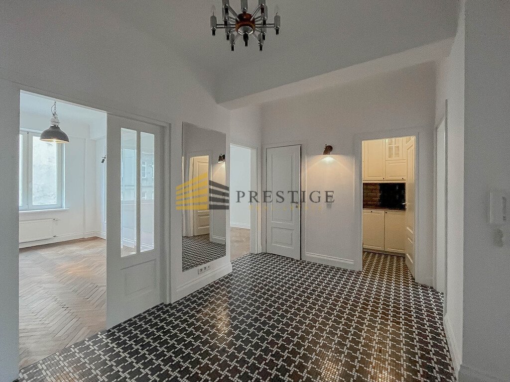 Stylowy 81 m² lokal w zabytkowej kamienicy z nowoczesnym wyposażeniem Warszawa, Śródmieście  81m2 Foto 1