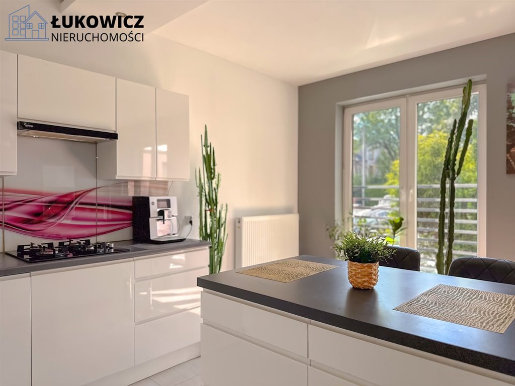 Mieszkanie trzypokojowe na sprzedaż Bielsko-Biała, Osiedle Grunwaldzkie  67m2 Foto 1