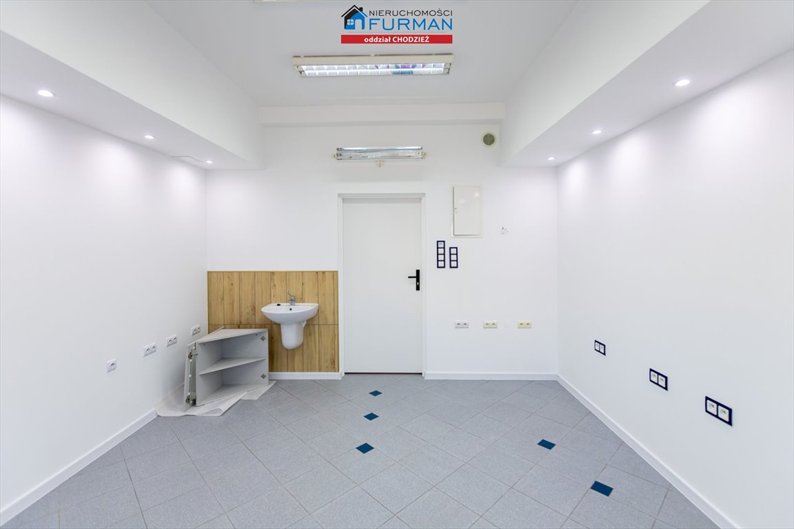 Lokal użytkowy 16,7 m² w centrum Chodzieży – idealny na gabinet! Chodzież  17m2 Foto 1