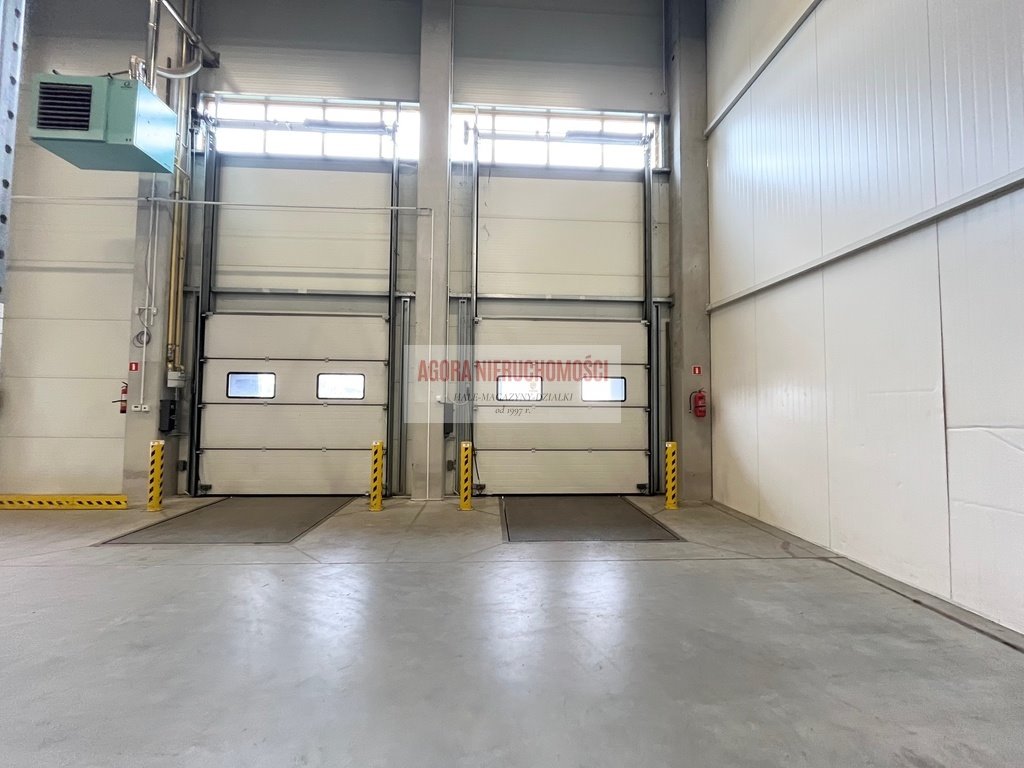 Hala magazynowa 1864 m2 z biurem, dojazd do A4 i S7 Balice  1 864m2 Foto 1