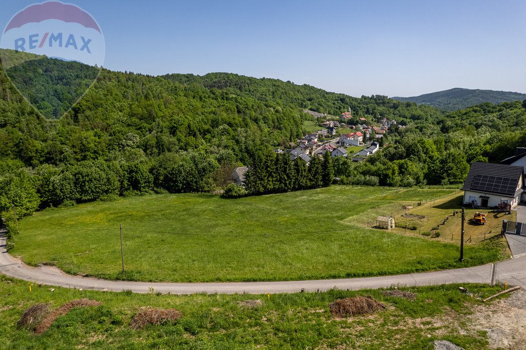 Działka budowlana 1075 m² w Tarnawie Dolnej z widokiem. Tarnawa Dolna  1 075m2 Foto 1