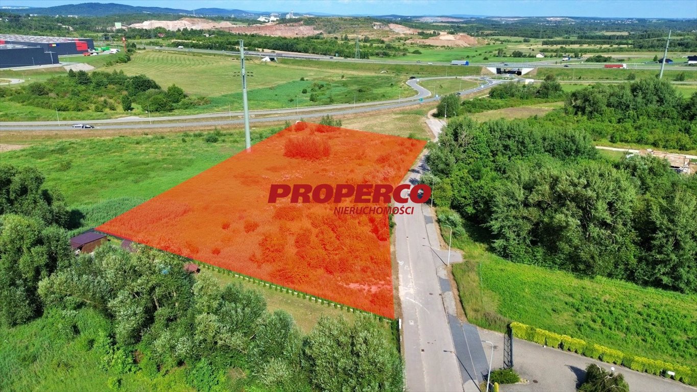 Działka 6173 m² z mediami - dobry dojazd w Chęcinach Chęciny  6 173m2 Foto 1