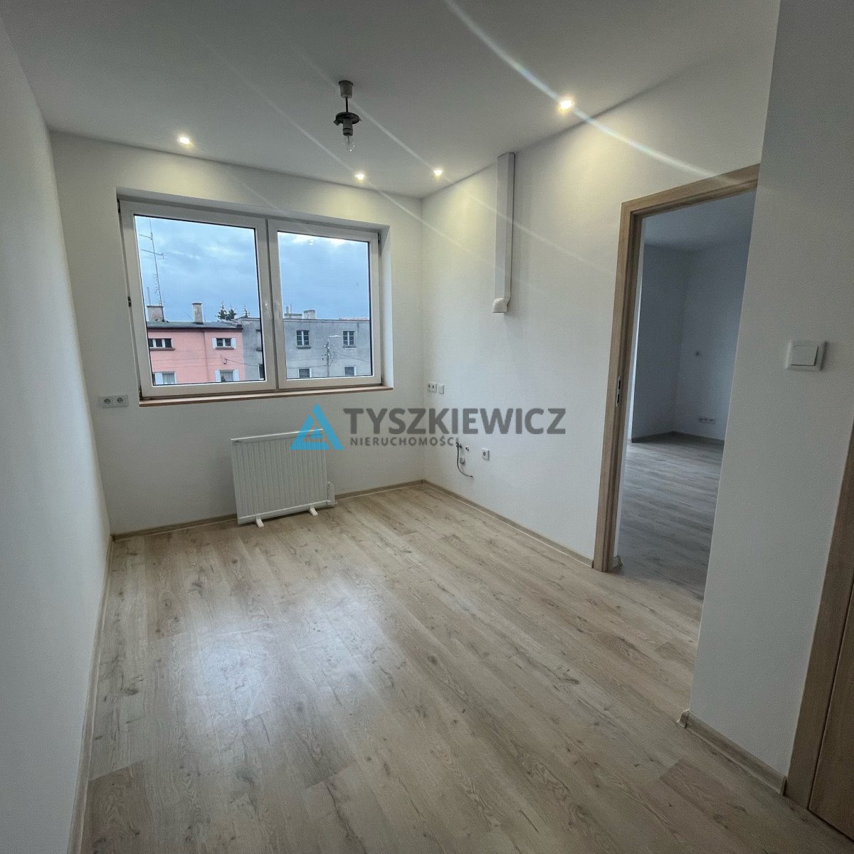 Mieszkanie dwupokojowe na sprzedaż Starogard Gdański  40m2 Foto 2