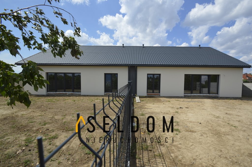 Nowoczesny bliźniak 123,75 m2 z dużym ogrodem w Legnicy Legnica  124m2 Foto 1