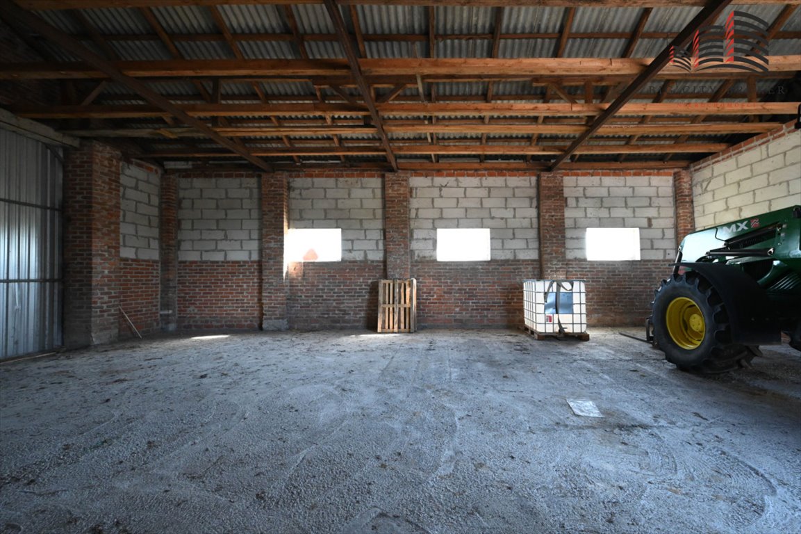Magazyn 110 m2 z placem manewrowym i dobrą dostępnością Zemborzyce Tereszyńskie  110m2 Foto 1