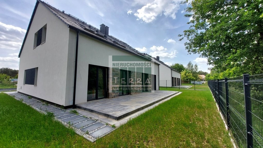Nowoczesny dom 163 m2 z garażem, ogrodem i tarasem Droszków  163m2 Foto 1