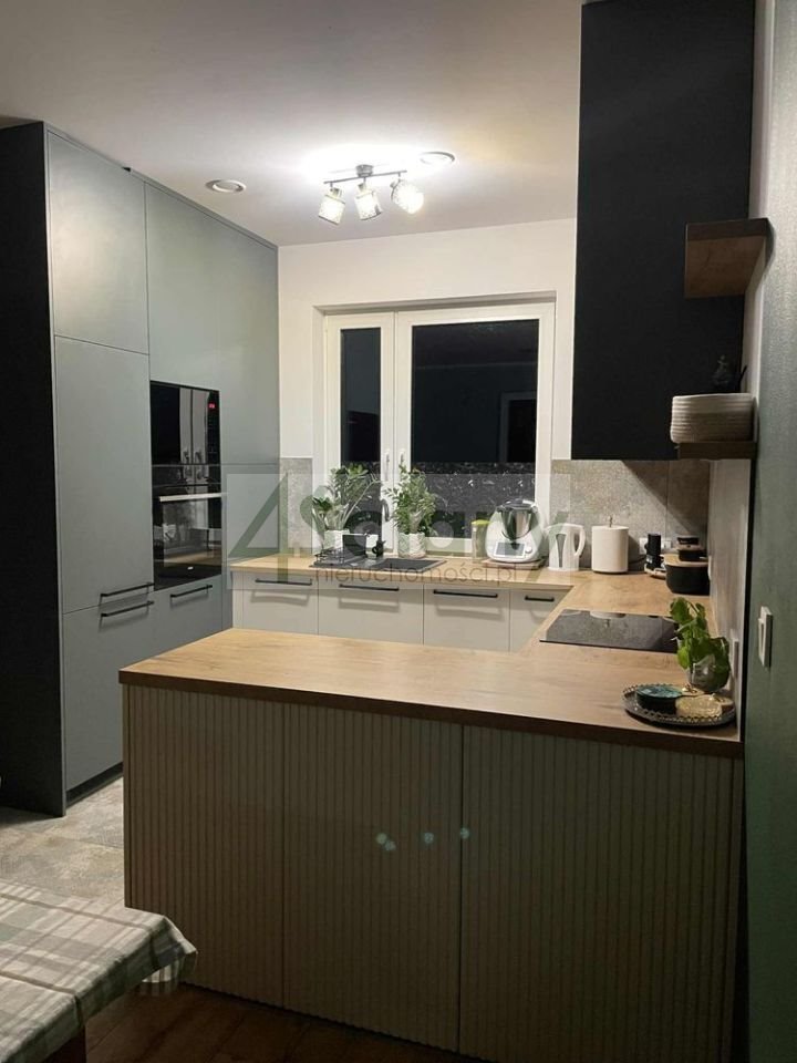 Nowoczesny dom szeregowy 111 m2 z ogródkiem i garażem Urzut  111m2 Foto 1