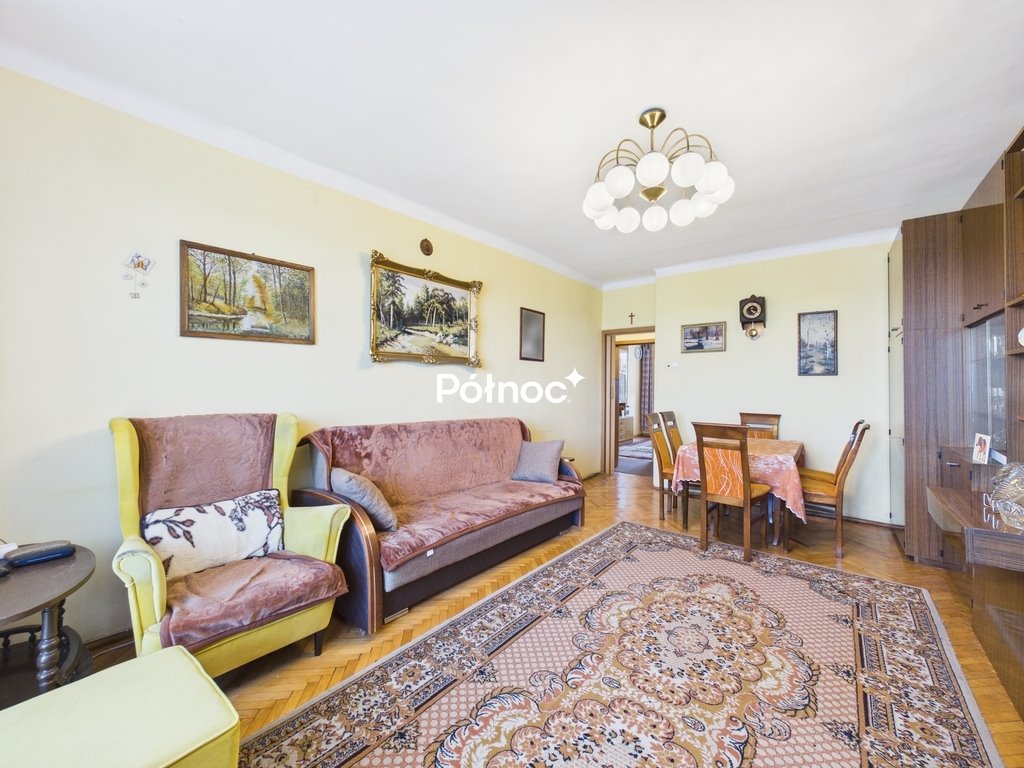 Radomsko, 2 pokoje z balkonem i potencjałem do remontu Radomsko, Stefana Batorego  48m2 Foto 1