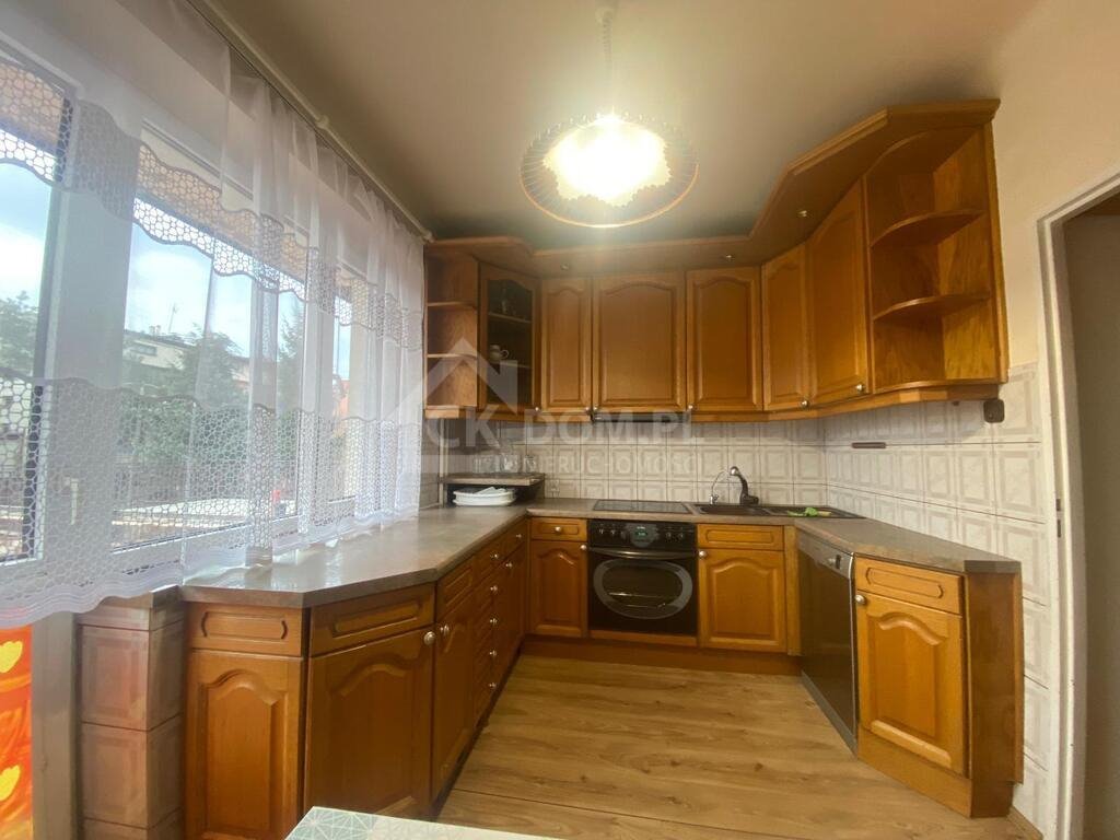 Przestronny dom bliźniak z 3 garażami i dużym potencjałem Radom, Idalin  260m2 Foto 1