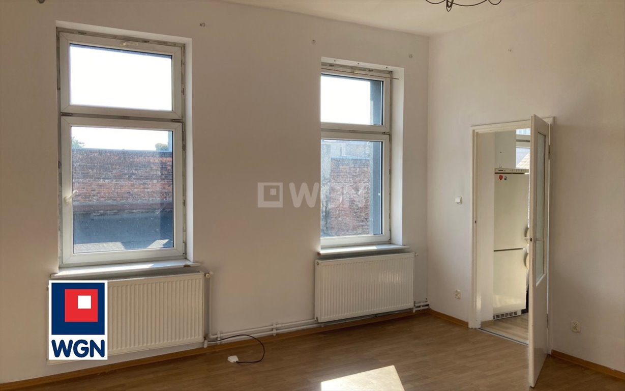 Kawalerka w centrum Ostrowa z jasną kuchnią i łazienką Ostrów Wielkopolski, centrum, Raszkowska  33m2 Foto 1