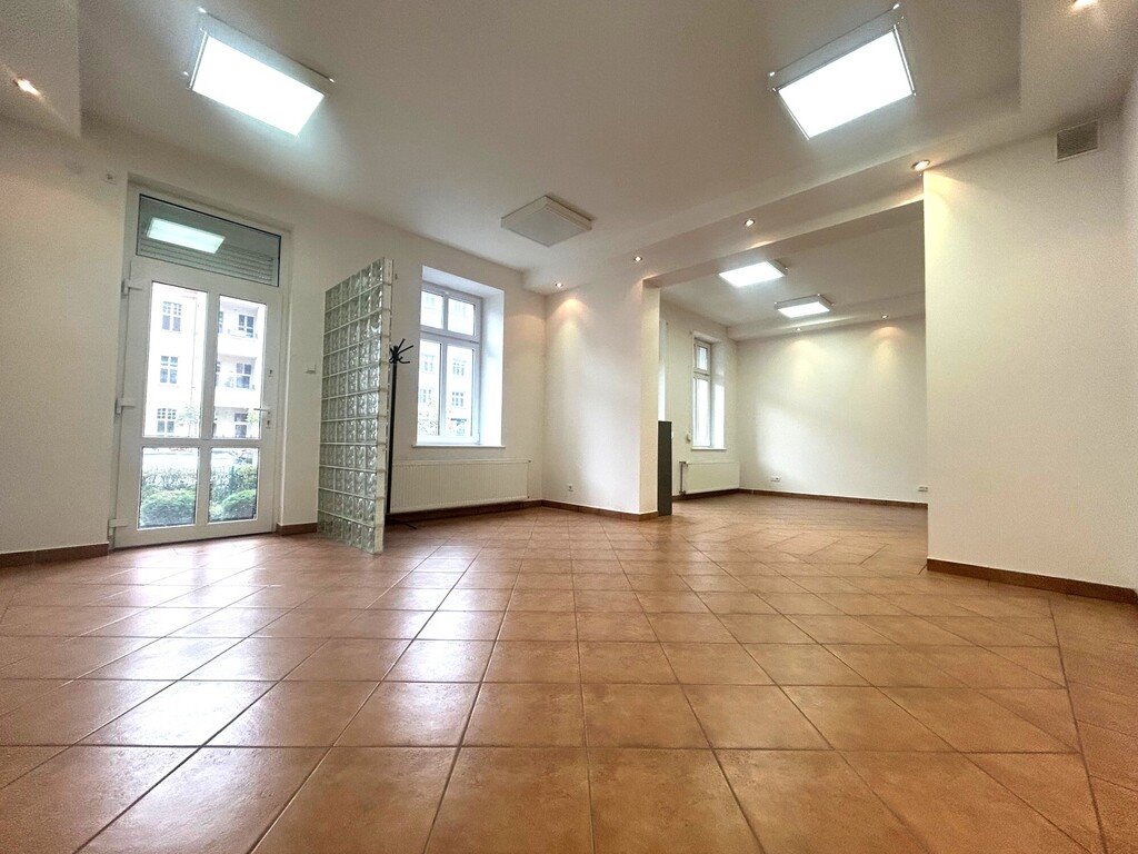 Wyremontowany lokal z wejściem z ulicy i pięknym "przed-ogródkiem Szczecin, Śródmieście-Centrum  91m2 Foto 1