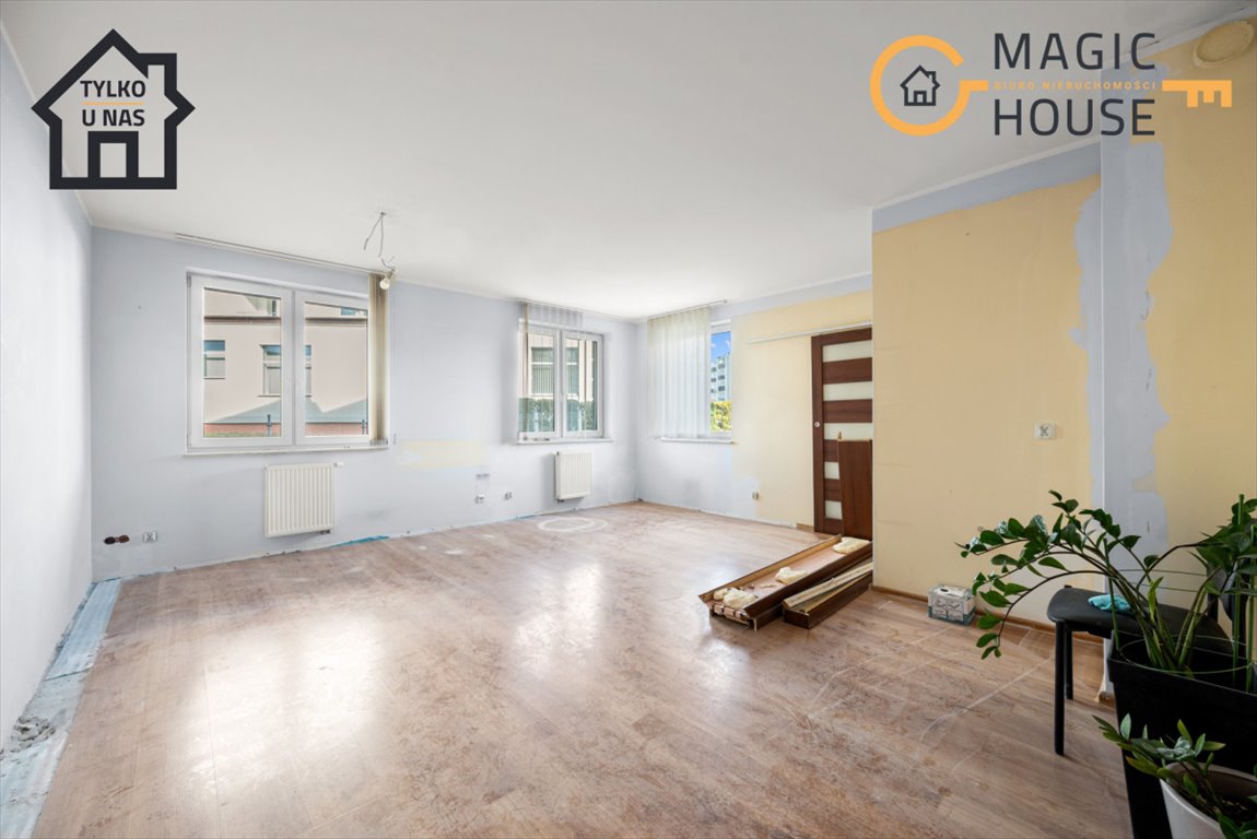 Przestronne mieszkanie 35,46 m2 z dużymi oknami i potencjałem aranżacyjnym Kościerzyna, 8 Marca  35m2 Foto 1