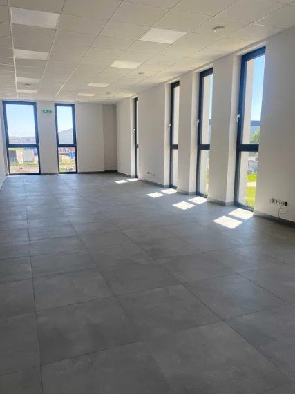 Lokal użytkowy na wynajem Janki  840m2 Foto 4