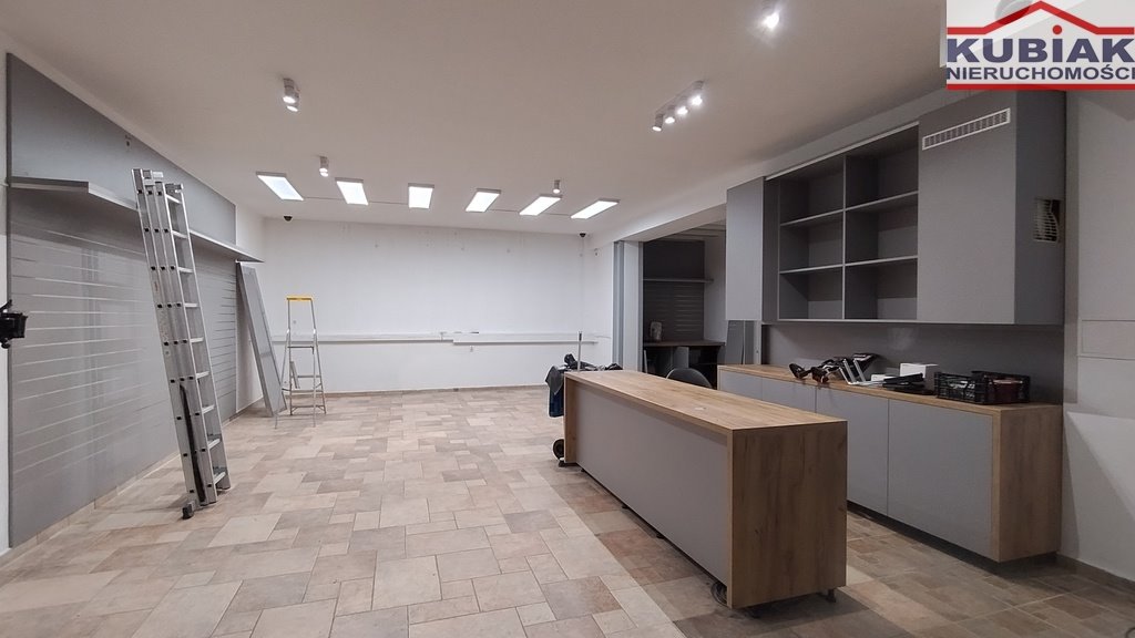 Na sprzedaż lokale usługowe 152,8 m² z klimatyzacją i alarmem Pruszków  153m2 Foto 1