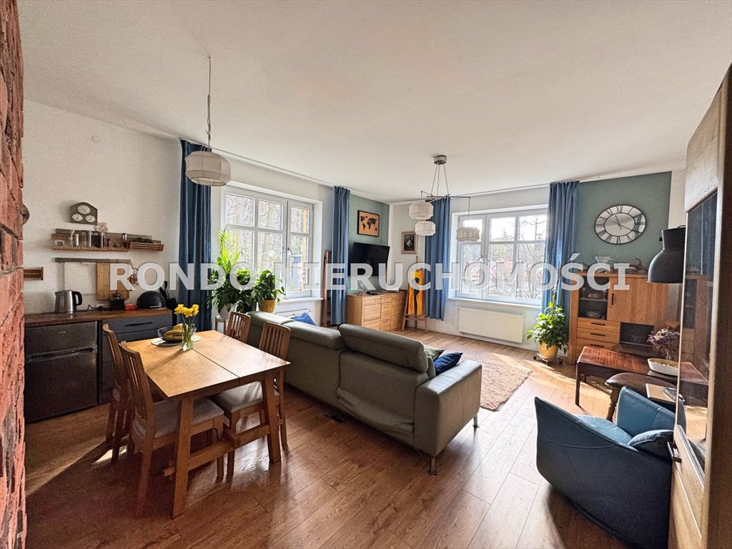 Stylowe 4-pokojowe mieszkanie z kominkiem, 76 m², gotowe do zamieszkania Jelenia Góra, Centrum  76m2 Foto 1