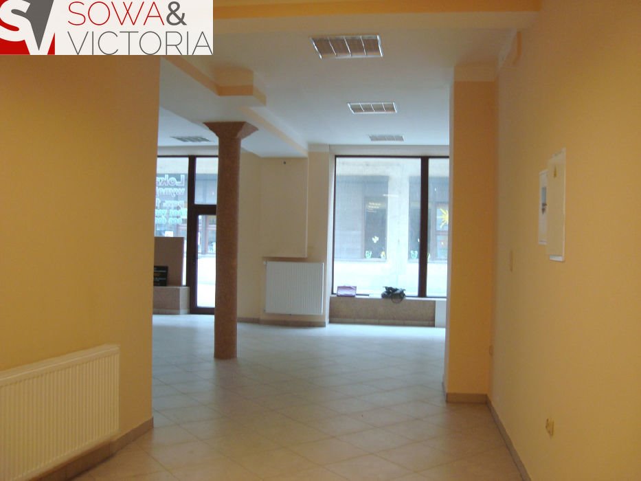 Lokal użytkowy 168 m2 przy Rynku, po remoncie, witryny Wałbrzych, Śródmieście  168m2 Foto 1