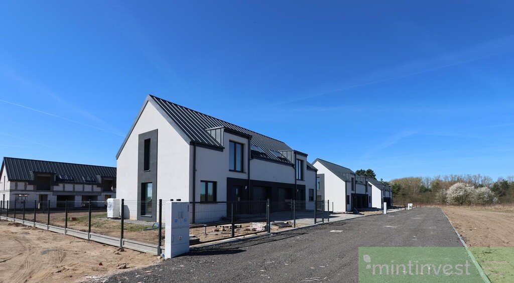 Dom bliźniak z garażem, 127,5 m2, poddasze 5 pokoi Goleniów  128m2 Foto 1