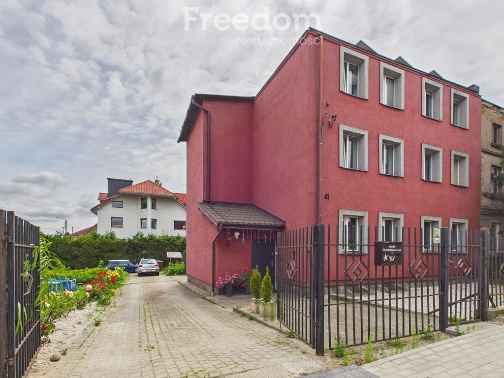 Dwupiętrowy dom z 3 mieszkaniami, fotowoltaiką i garażem polecam Starogard Gdański, Lubichowska  220m2 Foto 1