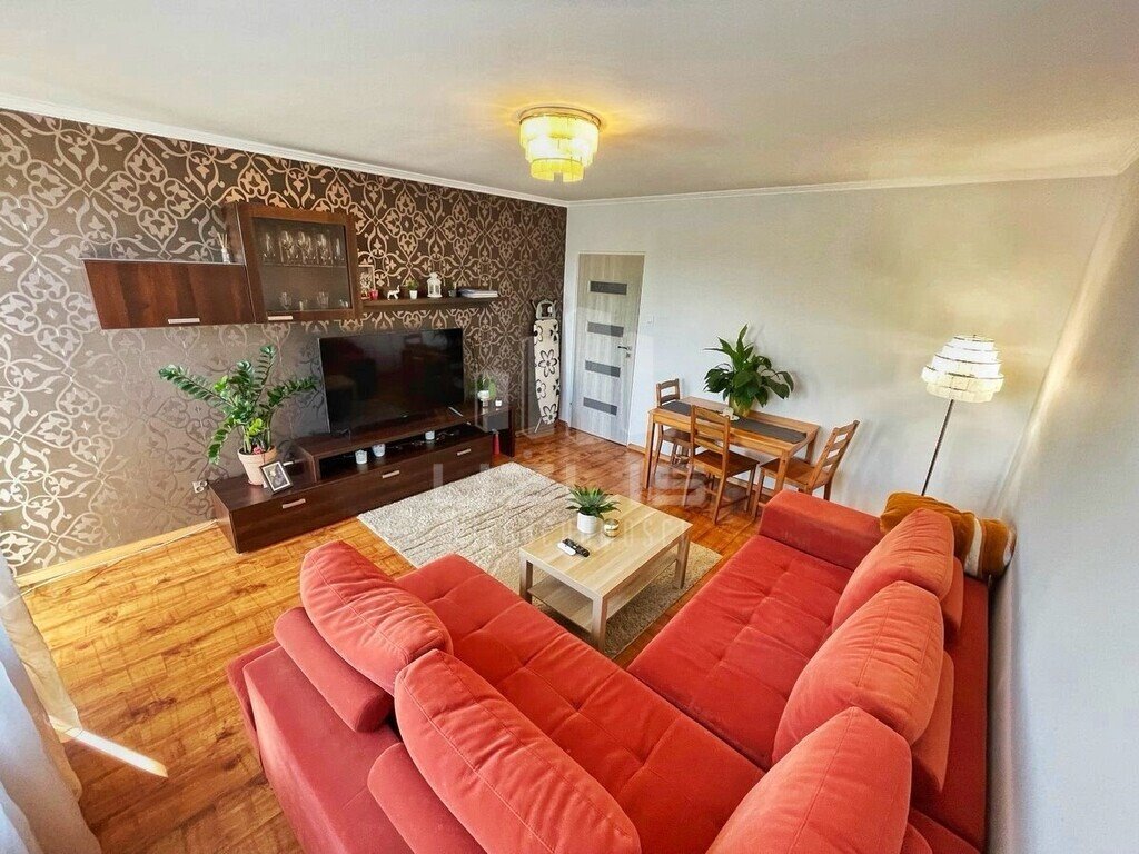 Komfortowe 3-pokoje z tarasem i parkingiem w Starogardzie Starogard Gdański, gen. Władysława Sikorskiego  58m2 Foto 1