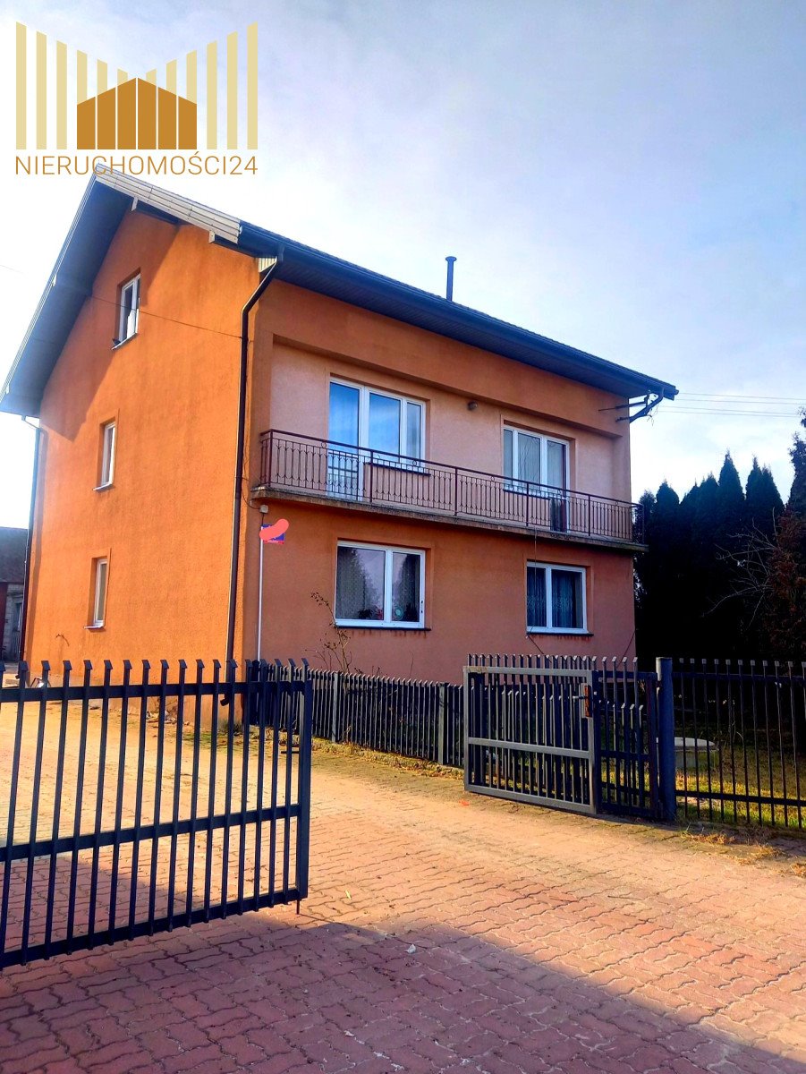 Polecam przestronny dom 250 m² z ogrodem i budynkami gospodarczymi Jakubów  250m2 Foto 1