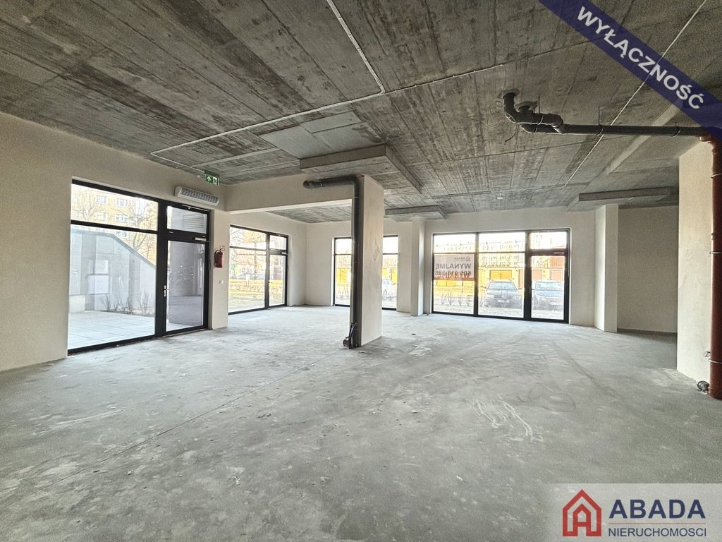 Lokal użytkowy 210 m² z dużymi witrynami i parkingiem Piaseczno  210m2 Foto 1