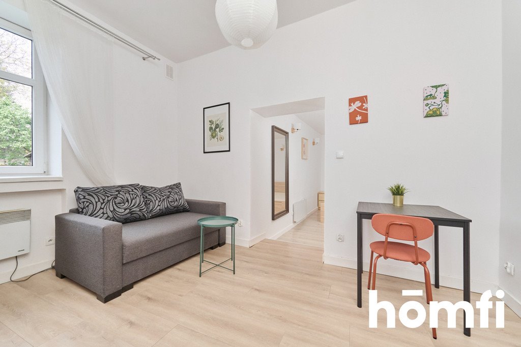 Na sprzedaż przestronne mieszkanie 60,2 m² z potencjałem aranżacyjnym Święta Katarzyna, Główna  60m2 Foto 1