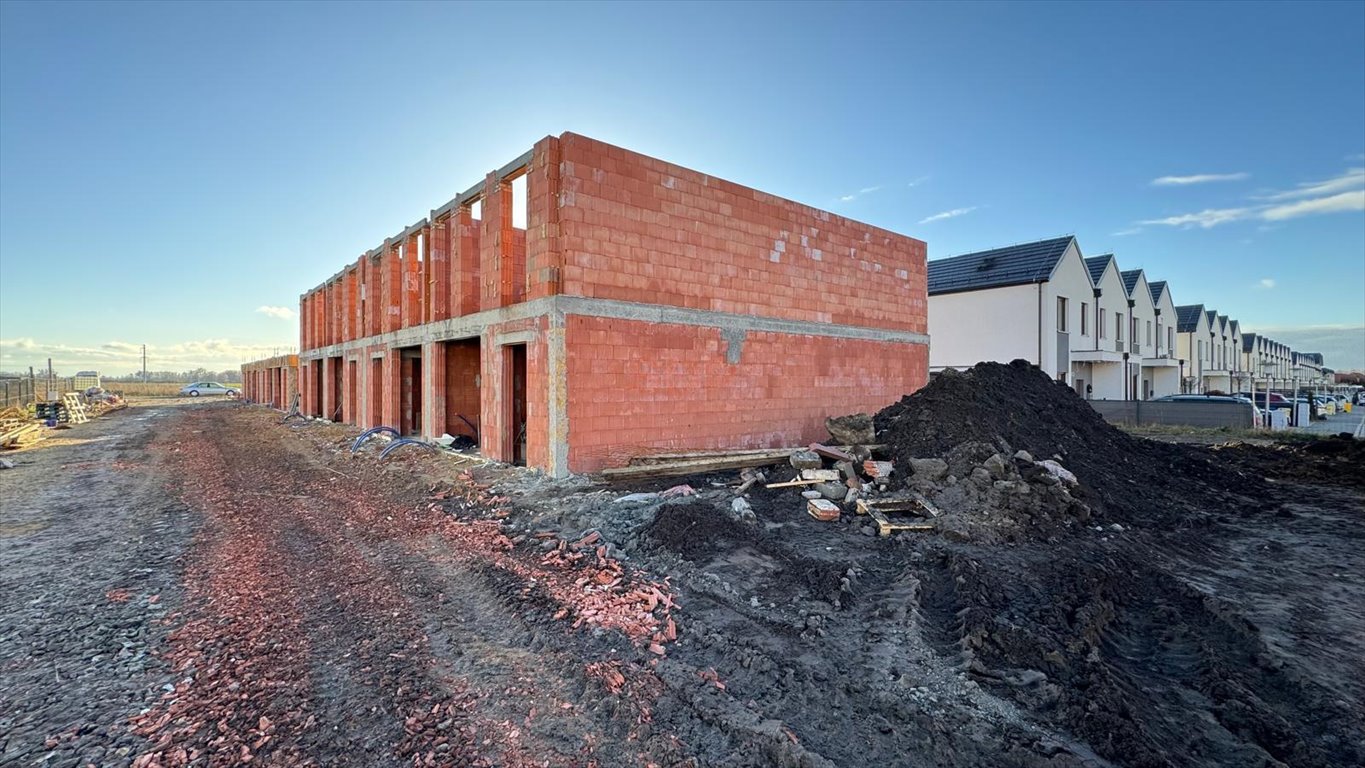 Dom szeregowy 139,5 m2 z garażem, ogród, spokojna okolica Karwiany, Wiosenna  140m2 Foto 1