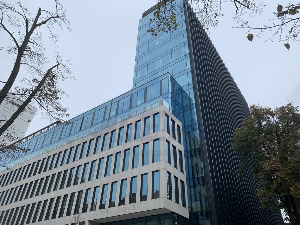 Nowoczesny biurowiec w centrum Warszawy, 261 m², widoki Warszawa, Śródmieście  203m2 Foto 1