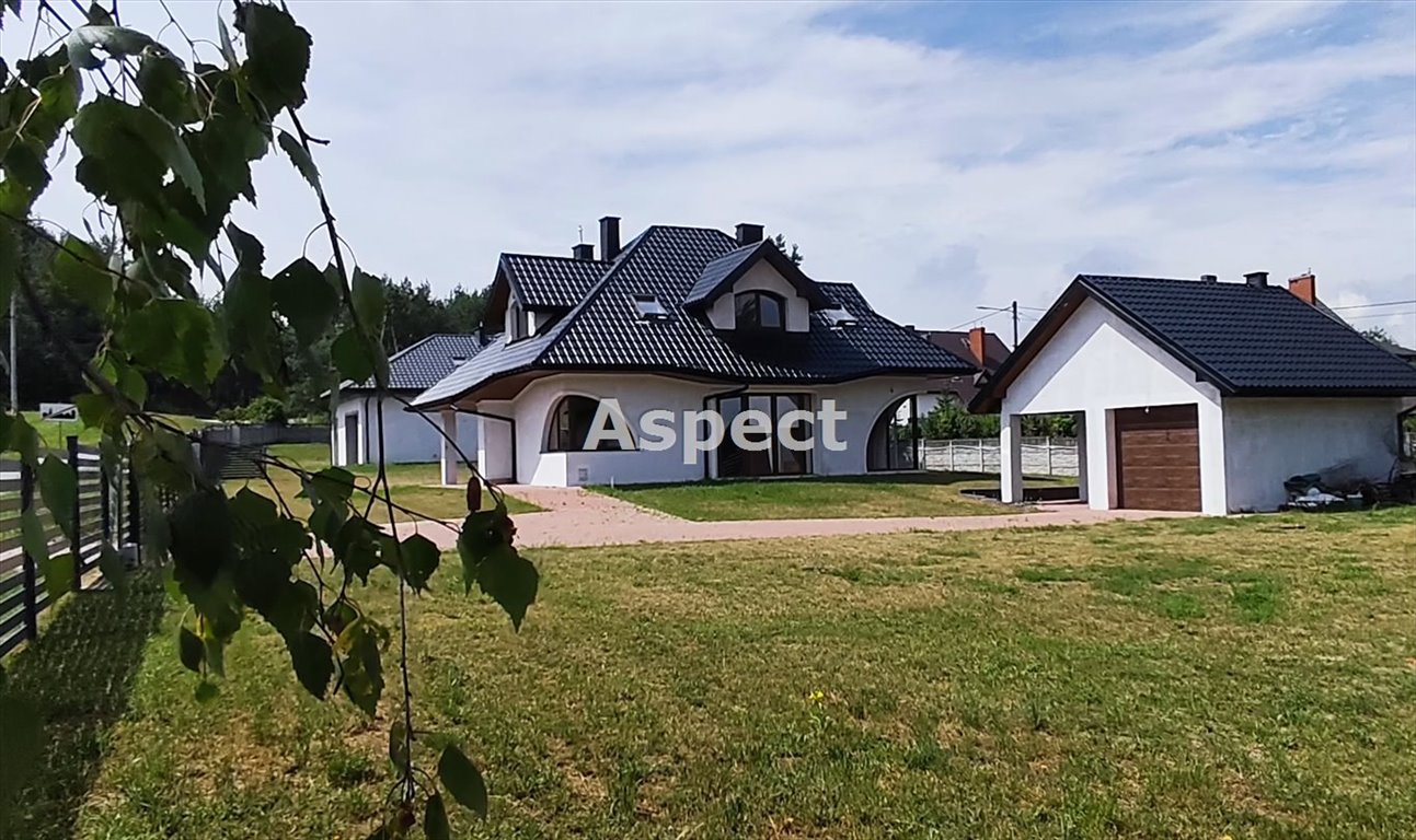 Dom na sprzedaż Kowala  230m2 Foto 1