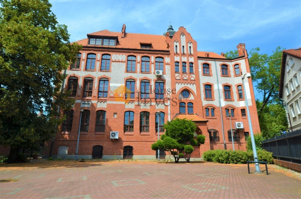 Na wynajem przestronne biuro 1073 m² z parkingiem i klimatyzacją Legnica, Fryderyka Skarbka  1 073m2 Foto 1